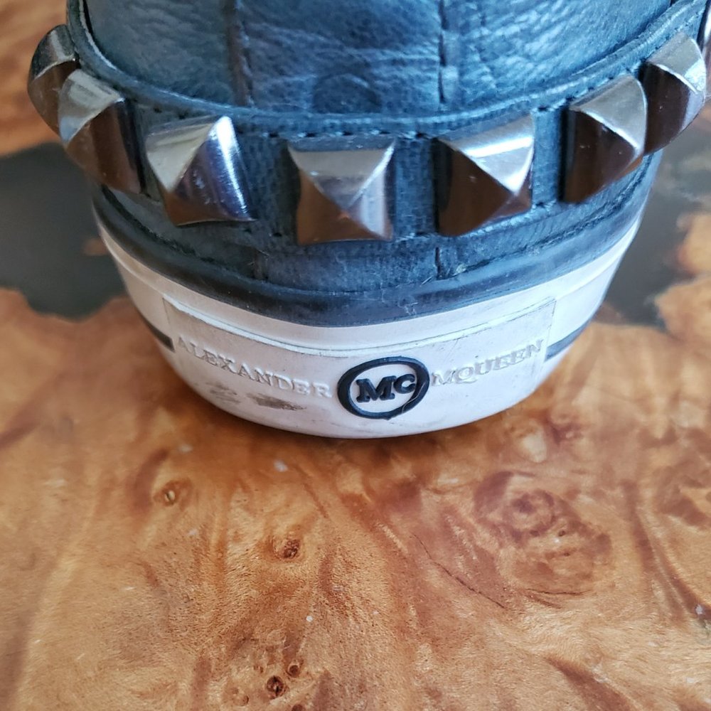 MCQ Alexander McQueen leather studded sneaker - Picture 9 of 9